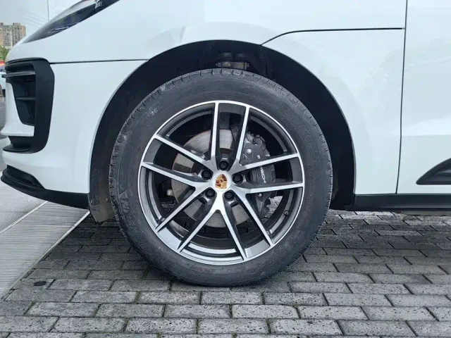 Porsche Macan — Фото автомобиля 17