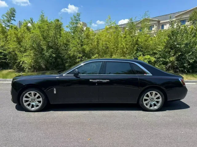 Rolls-Royce Ghost — Фото автомобиля 3