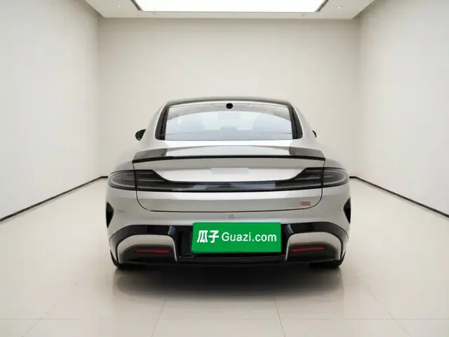 Xiaomi SU7 — Фото автомобиля 3