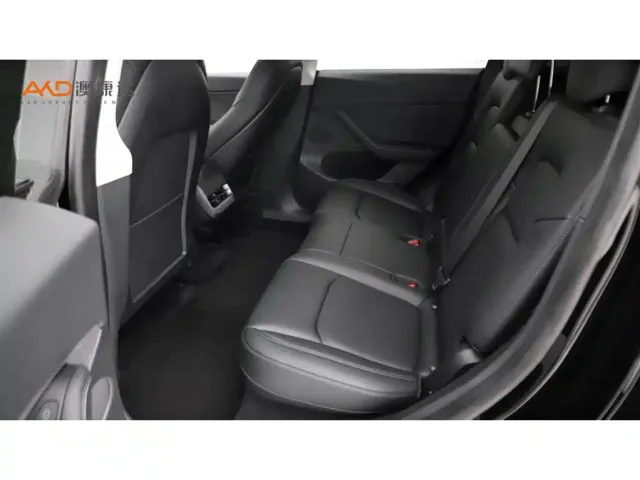 Tesla Model Y — Фото автомобиля 7