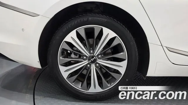 Kia K8 Hybrid — Фото автомобиля 6