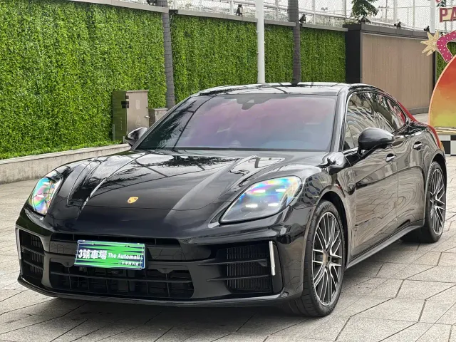 Фотография автомобиля — Porsche Panamera