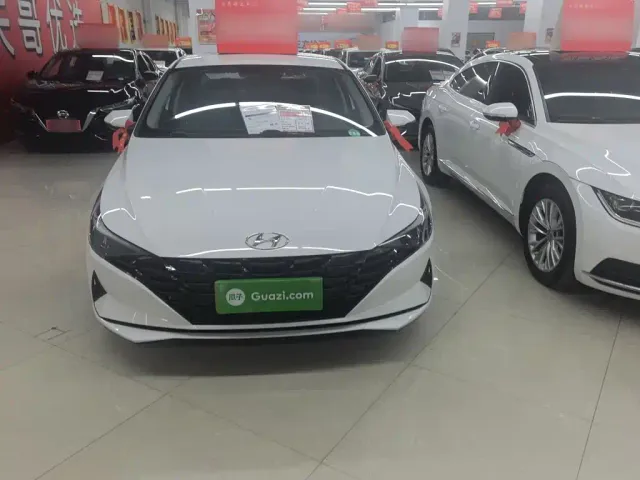 Hyundai Elantra — Фото автомобиля 9