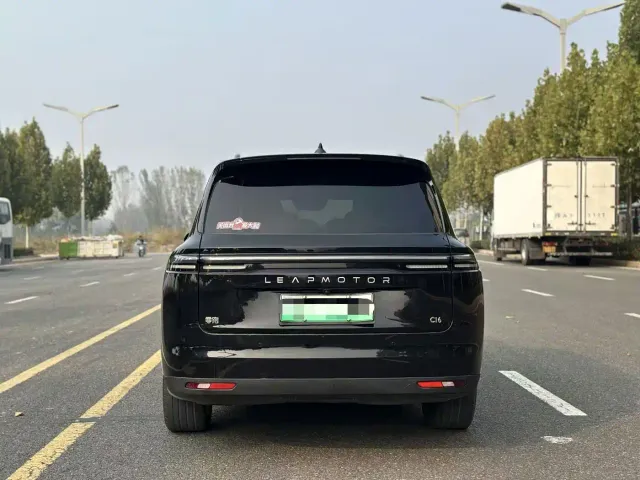 Leapmotor C16 — Фото автомобиля 10