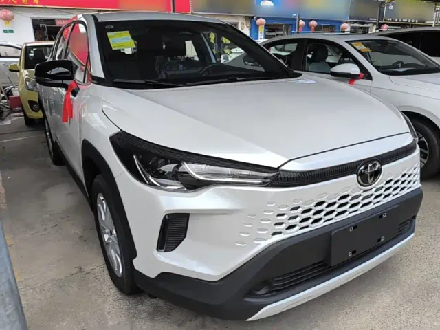 Toyota Corolla Cross — Фото автомобиля 3