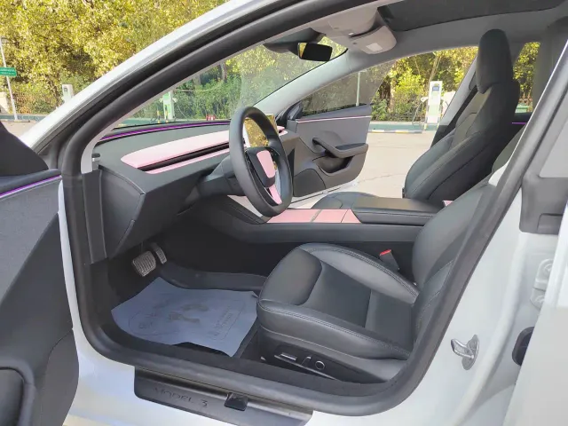 Tesla Model 3 — Фото автомобиля 11