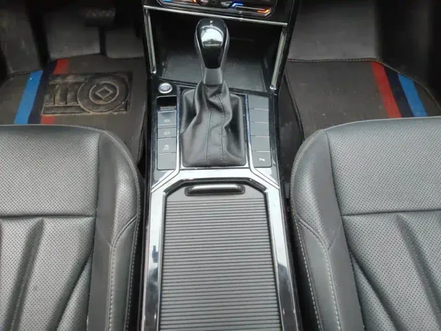 Volkswagen Passat — Фото автомобиля 15