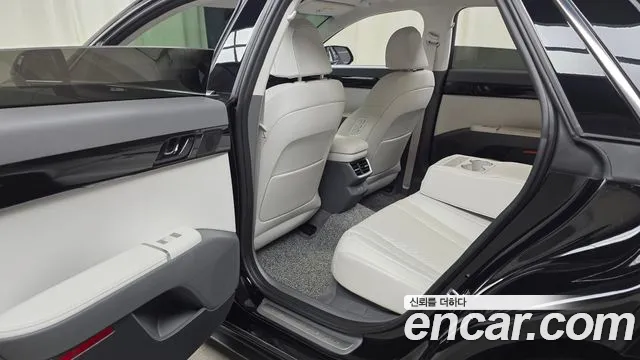 Hyundai Grandeur Grandeur (GN7) 2.5 Бензин 2WD — Фото автомобиля 5