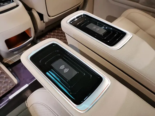 Mercedes-Benz V-Class — Фото автомобиля 18