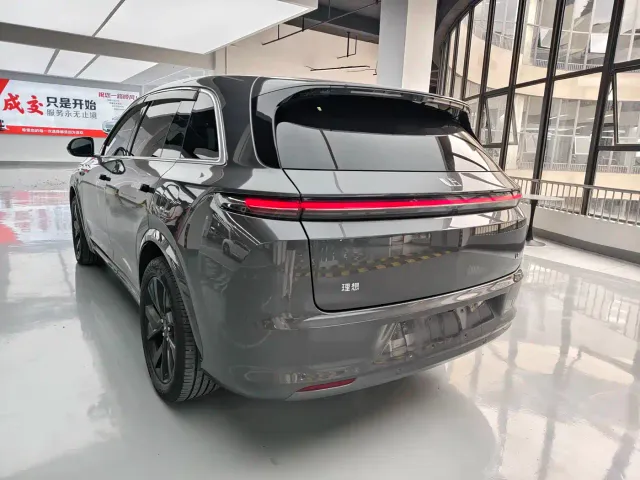 Li Auto L7 — Фото автомобиля 18