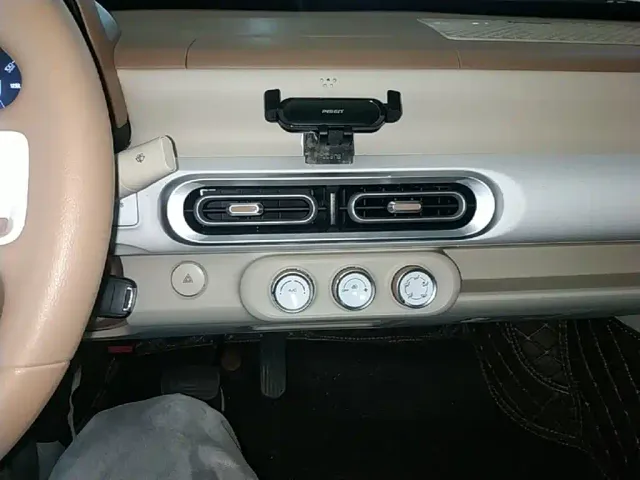 Wuling Hongguang Mini EV — Фото автомобиля 12