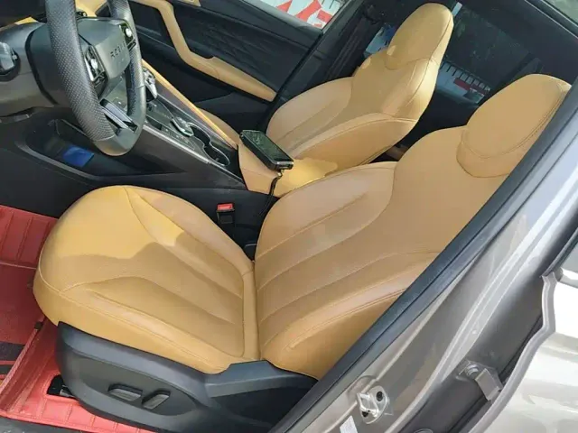 Roewe RX5 — Фото автомобиля 14