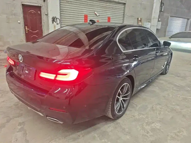 BMW 5 Series — Фото автомобиля 6