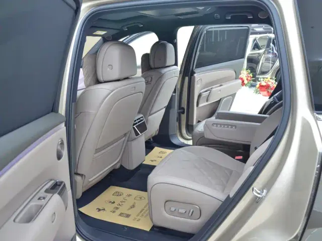 Li Auto L9 — Фото автомобиля 5