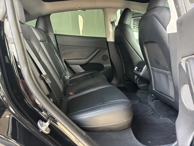 Tesla Model Y — Фото автомобиля 6