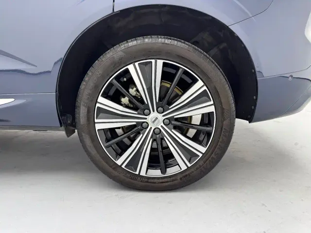 Volvo XC60 — Фото автомобиля 9
