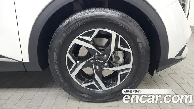 Kia Sportage Sportage 5-е поколение Бензин 1.6 турбо 2WD — Фото автомобиля 5
