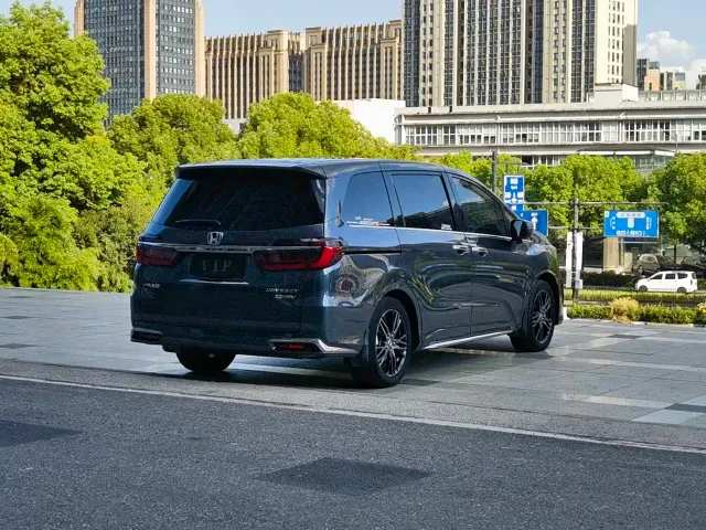 Honda Odyssey — Фото автомобиля 5