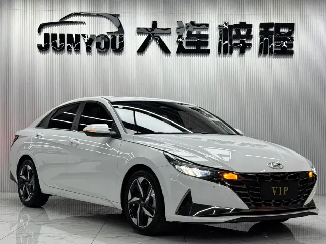 Hyundai Elantra — Фото автомобиля 3