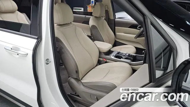 Kia Carnival Generation 4 — Фото автомобиля 16