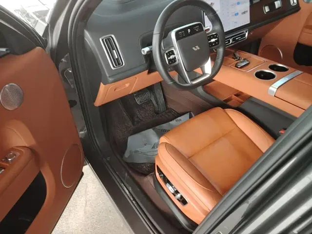 Li Auto L7 — Фото автомобиля 15