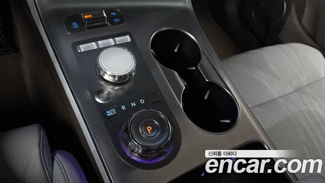 Genesis GV70 2.5T Бензин AWD — Фото автомобиля 8