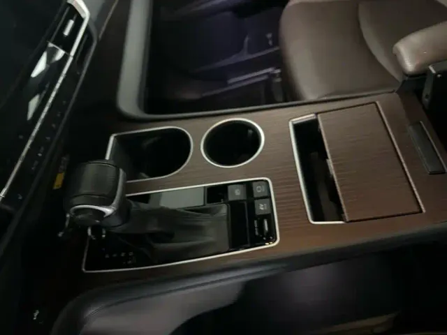 Toyota Granvia — Фото автомобиля 3