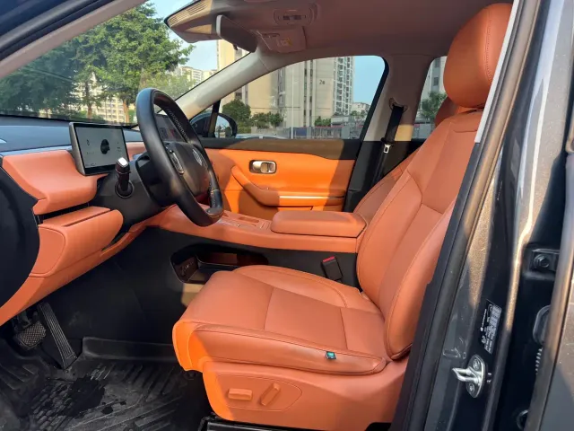 Leapmotor C10 — Фото автомобиля 4