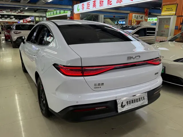 BYD Seal 05 DM-i — Фото автомобиля 4