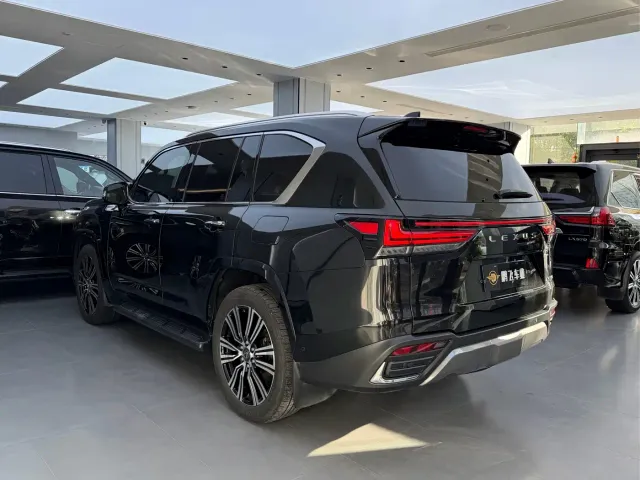 Lexus LX — Фото автомобиля 27