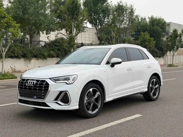 Фотография автомобиля — Audi Q3