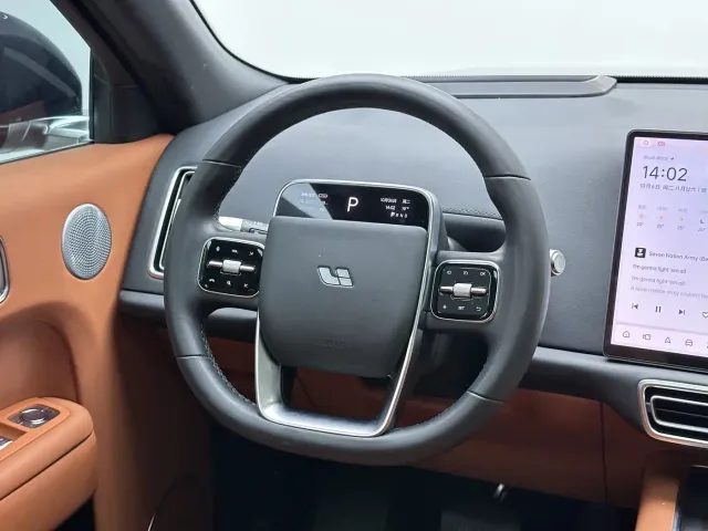 Li Auto L9 — Фото автомобиля 18