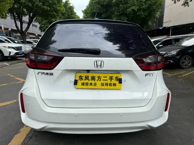 Honda Fit — Фото автомобиля 8