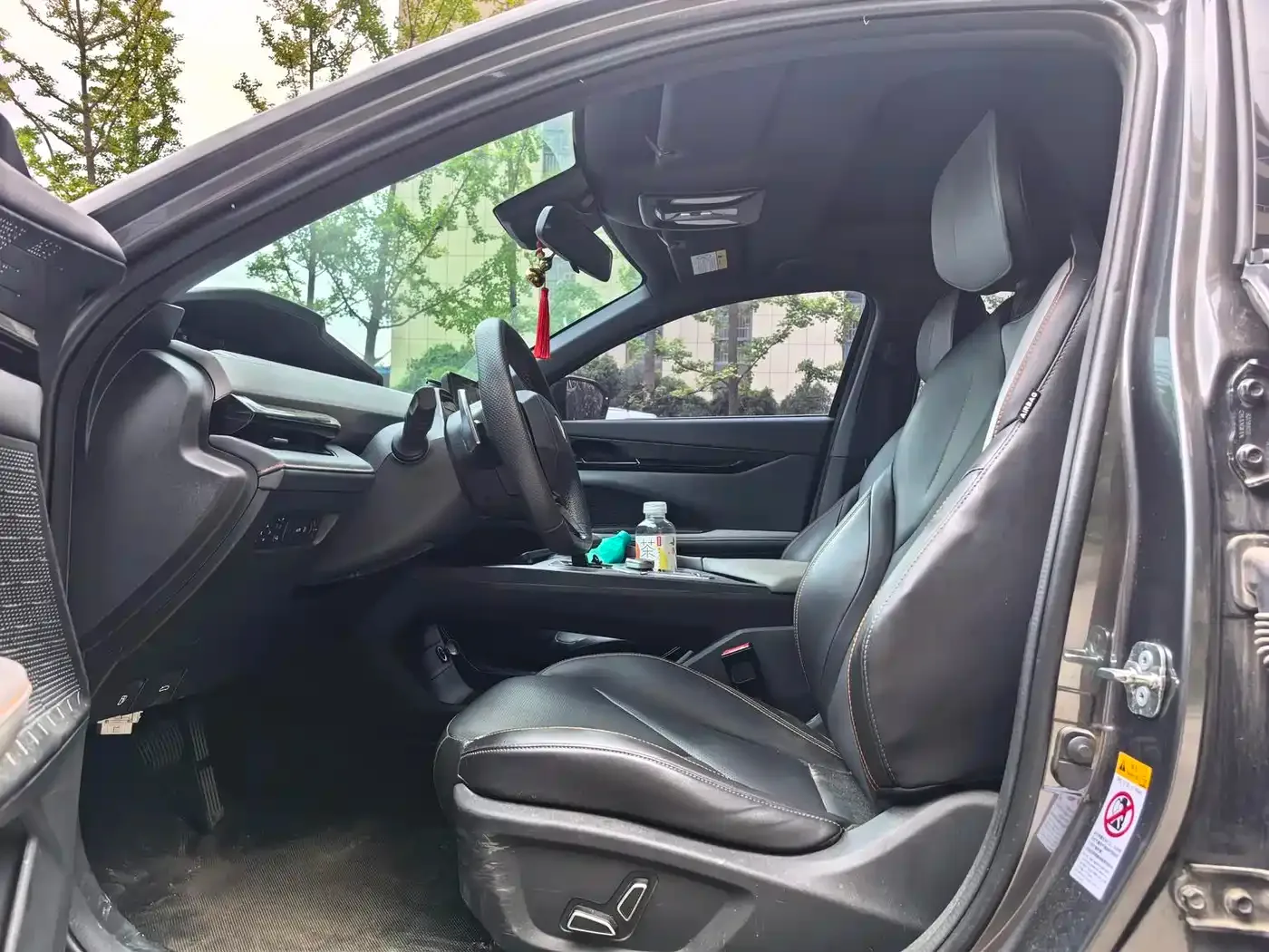 Changan Changan UNI-V 2022 1.5T Premium Model — Фото автомобиля 6