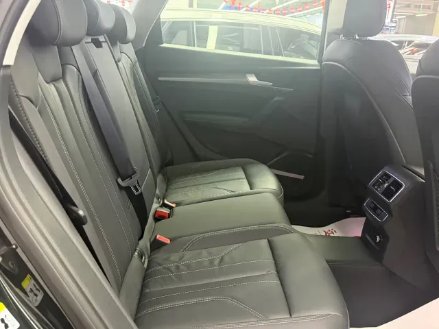 Audi Q5L — Фото автомобиля 7
