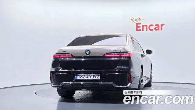 BMW 7-Series 7 серия (G70) 740i xDrive M Sport — Фото автомобиля 4