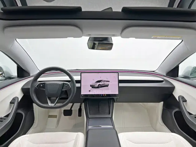 Tesla Model 3 — Фото автомобиля 25