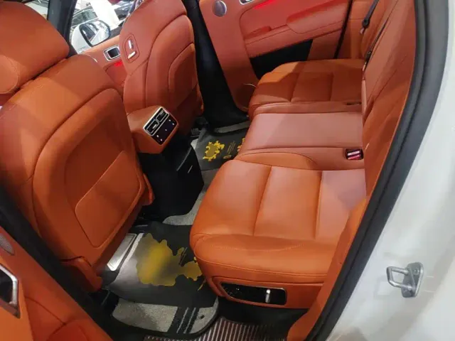 Li Auto L7 — Фото автомобиля 16