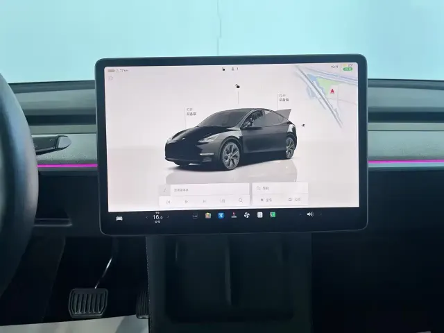 Tesla Model Y — Фото автомобиля 30