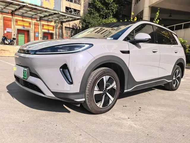 BYD Sealion 05 EV — Фото автомобиля 4