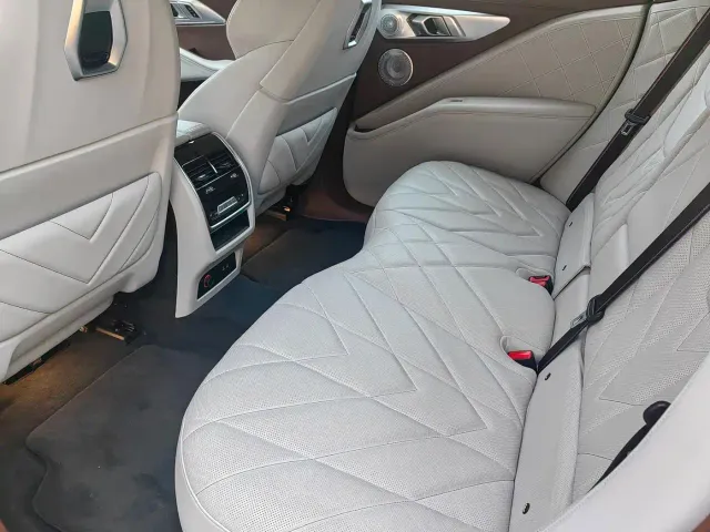 BMW XM — Фото автомобиля 11