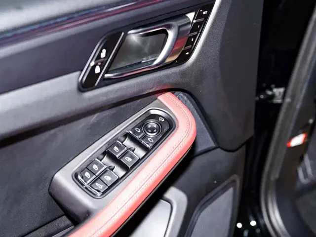 Porsche Macan — Фото автомобиля 17
