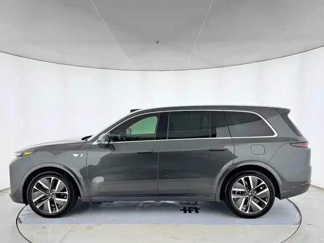 Li Auto L9 — Фото автомобиля 14