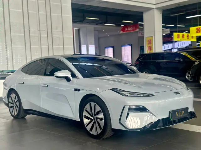 Geely Galaxy Galaxy E8 2024 665km RWD Starship Voyager Edition — Фото автомобиля 3