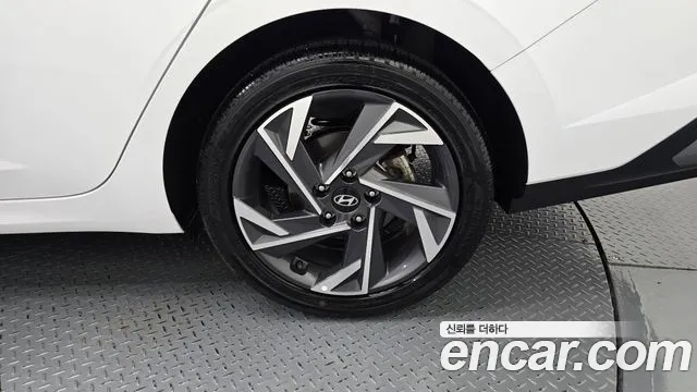 Hyundai Avante CN7 — Фото автомобиля 21