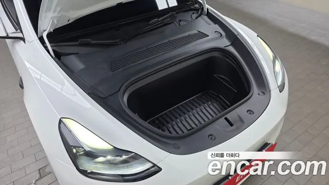 Tesla Model Y — Фото автомобиля 4