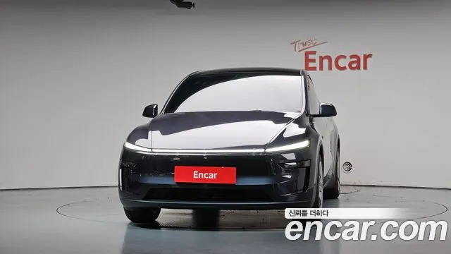 Tesla Model Y — Фото автомобиля 3