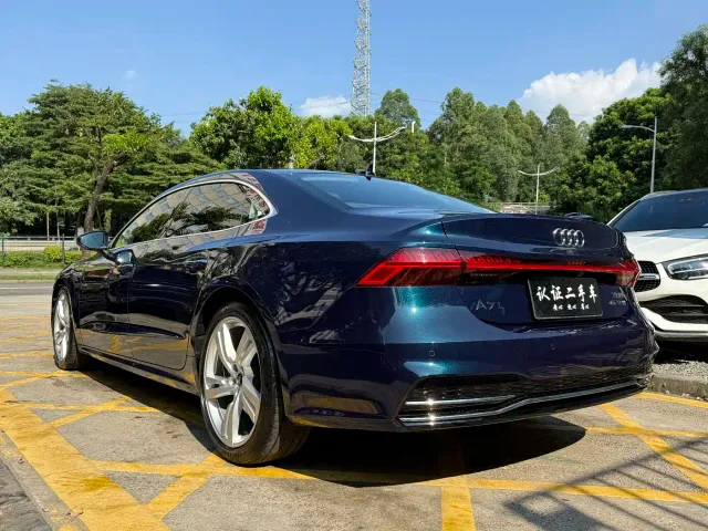 Audi A7L — Фото автомобиля 3