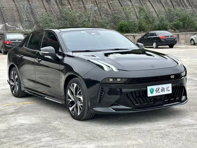Lynk & Co 03 — Фото автомобиля 2