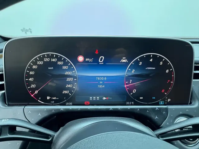 Mercedes-Benz E-Class — Фото автомобиля 11